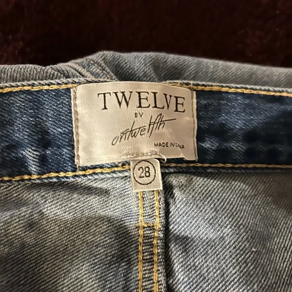 Stylish Gray Boyfriend Jeans - Picture 2 of 4